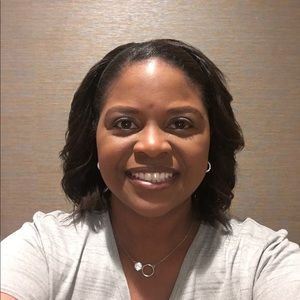 Meet your Posher, Cynthia